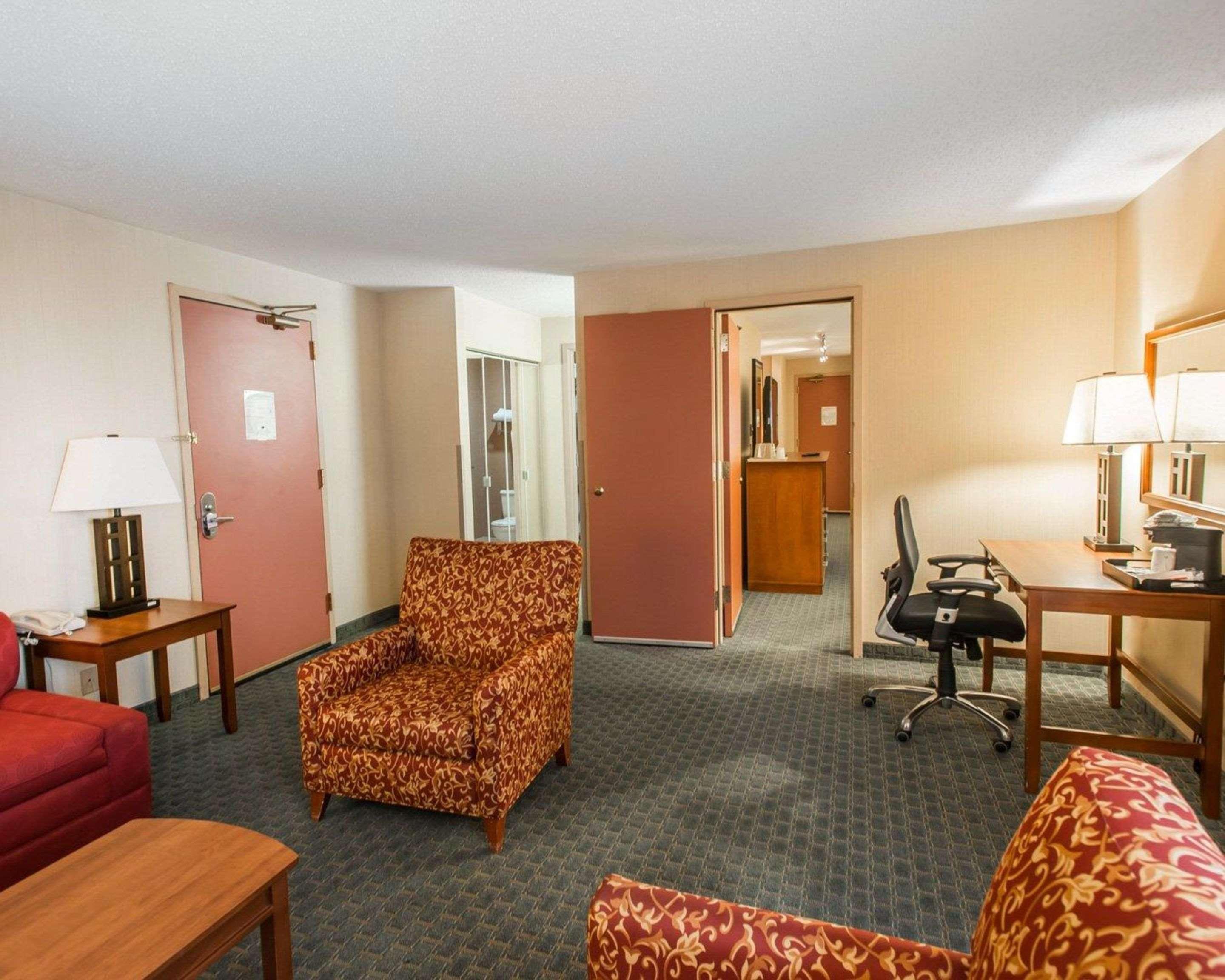 Quality Inn And Conference Center Greeley Downtown Exterior foto